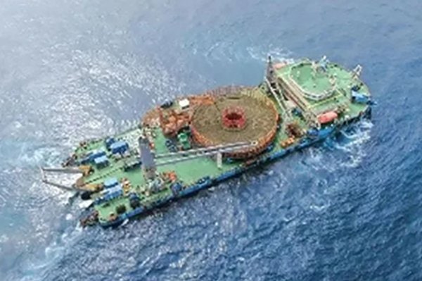 Greenholding "Runeng 168" 15,000-DWT DP2 Cable-Laying Vessel Installing Offshore Wind Farm Submarine Cables